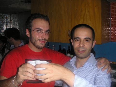 il milanese e il sardo brindano alla gnocca! :)